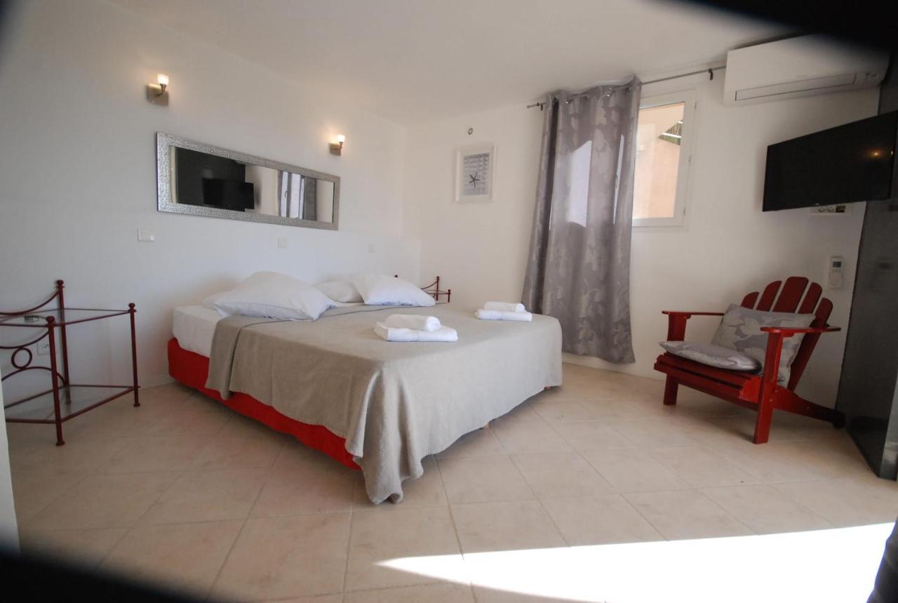 Bed and Breakfast Aloasis Grimaud Esterno foto