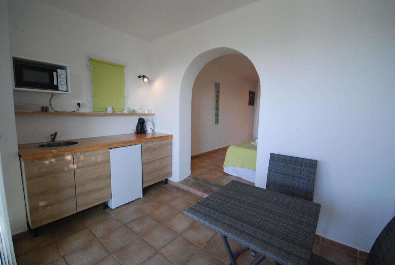 Bed and Breakfast Aloasis Grimaud Esterno foto