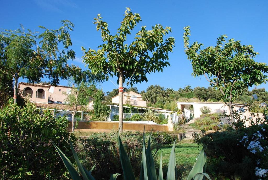 Bed and Breakfast Aloasis Grimaud Esterno foto