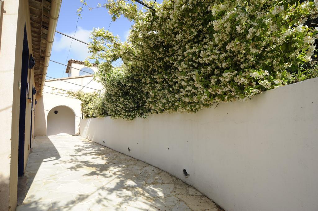 Bed and Breakfast Aloasis Grimaud Esterno foto